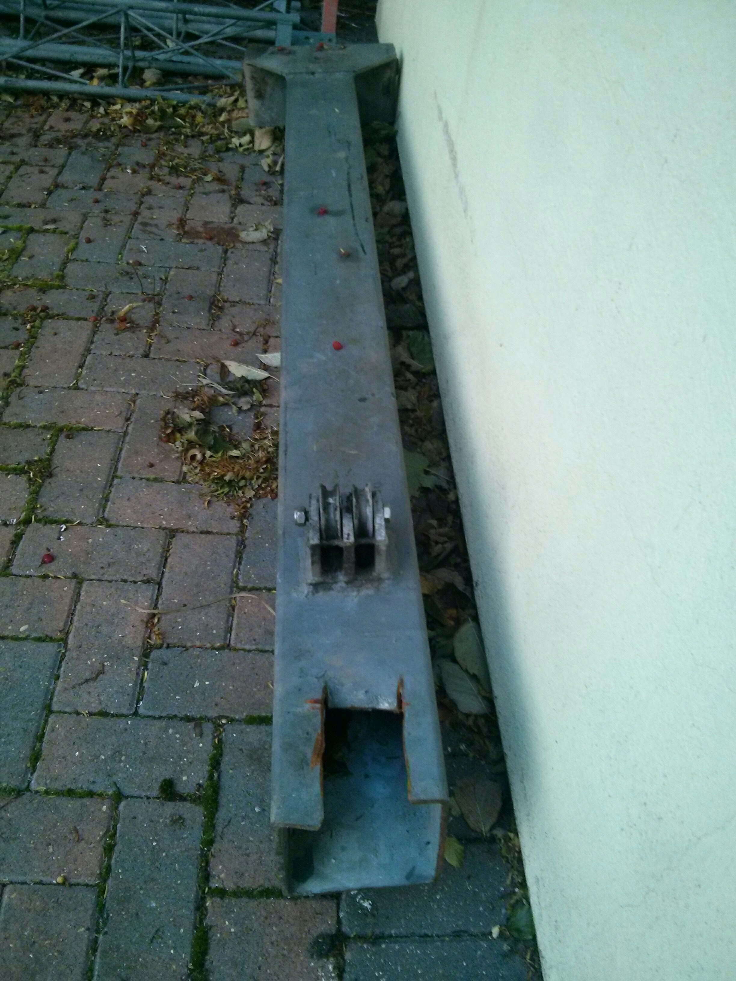 Cut post